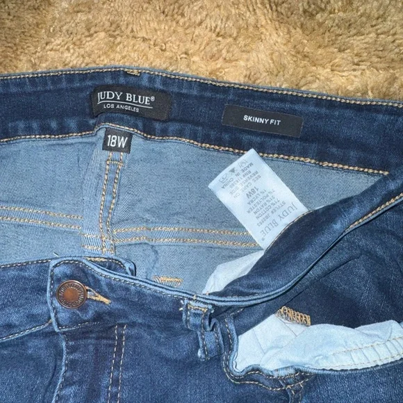 Judy Blue Dark Blue Skinny Jeans with Front Seam - Picture 3 of 6